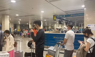 Sân bay Tân Sơn Nhất rất 'lạ' ngày 30 Tết