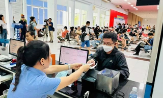 Ngày đầu bán vé tàu Tết: Xếp hàng từ 5h sáng, hơn 26.000 vé hết sạch trong 2 tiếng 