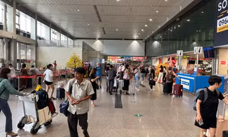 Sân bay Tân Sơn Nhất thông thoáng bất ngờ ngày 28 Tết