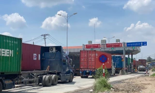 Xử lý tình hình tụ tập phản đối thu phí BOT Phú Hữu 