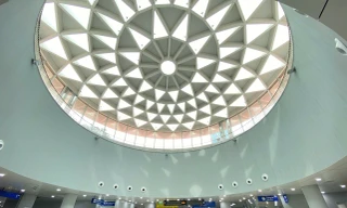 Cận cảnh ga ngầm lớn nhất tuyến metro số 1 cùng giếng trời hình hoa sen cao 6m