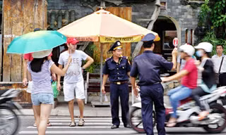 Sợ hãi khi qua đường