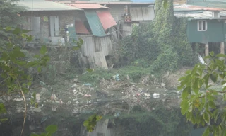 Làm nhà lấn bờ sông Nhuệ