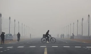 Ô nhiễm khiến các trường học phổ thông tại Delhi phải đóng cửa 3 ngày. Ảnh: Reuters