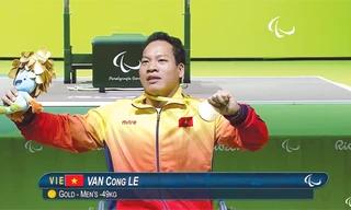 Lê Văn Công giành Huy chương vàng Paralympic đầu tiên cho Việt Nam. Ảnh : Anh Tuấn (chụp lại clip)