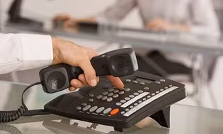 Đối tượng thường tự xưng là người của Cục Sở hữu trí tuệ ở văn phòng phía nam, trực tiếp liên hệ, gọi điện thoại hoặc gửi thư điện tử cho các doanh nghiệp để lừa đảo.