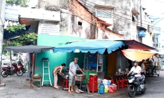 Khu tập thể trên đường Hải Phòng (Đà Nẵng) đang bị xuống cấp nặng. Ảnh: Tuổi trẻ.