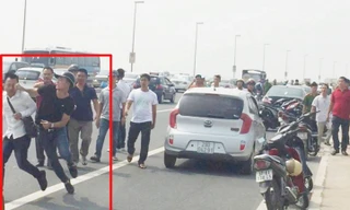 Những người đàn ông trên cầu