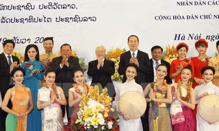 Không ngừng phát triển mối quan hệ Việt-Lào