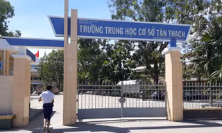 Trường THCS Tân Thạch, huyện Châu Thành, tỉnh Bến Tre nơi xảy ra vụ việc học sinh xúc phạm giáo viên.