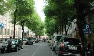 Đề xuất tăng giá gửi xe ô tô dưới lòng đường tại TPHCM