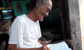 Nhà thơ Trần Vàng Sao. Ảnh: Minh Tự.