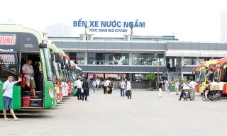 Nước Ngầm là bến xe đầu tiên tại Hà Nội có “4 không”: Không hàng rong, xe ôm, cò xe và người vãng lai trong bến. Ảnh: Như Ý