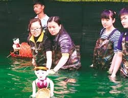 Nhân rộng mô hình diễn rối nước tại nhà