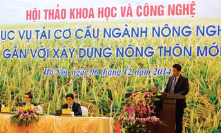 Theo ông Lê Quang Thành (đang đứng phát biểu), các đề tài nghiên cứu, cần hợp tác với DN để sản phẩm có tính ứng dụng cao, sát với thực tiễn