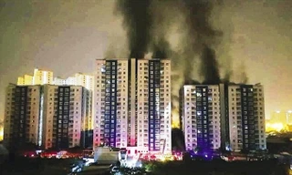 Hiện trường vụ cháy thảm khốc tại chung cư Carina làm 13 người chết, gần 100 người bị thương.