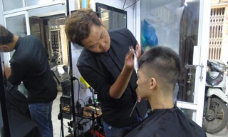 Nguyễn Thái Thành với công việc làm đẹp hàng ngày.