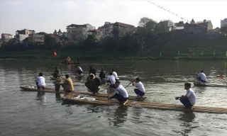  Đua thuyền trên sông Kỳ Cùng. Ảnh: Duy Chiến.