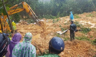 Hiện trường vụ sạt lở kinh hoàng khiến 5 người chết, 4 người nhập viện tại huyện Bắc Trà My, Quảng Nam.