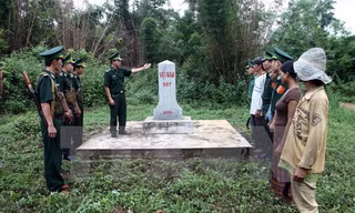 Cột mốc biên giới 579 trên tuyến biên giới Việt Lào. (Ảnh: Hồ Cầu/TTXVN)