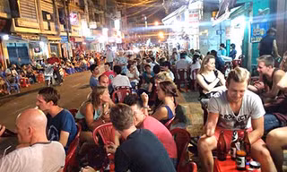 Nhộn nhịp phố Tây.
