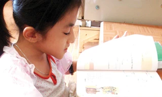 Nữ sinh xương thủy tinh Đỗ Trần Tú Uyên học tập rất chuyên cần