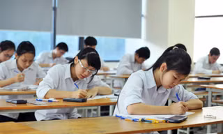 Thi THPT quốc gia: Bình yên bên ngoài, áp lực bên trong