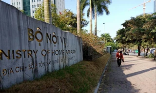 Bộ Nội vụ cho biết sẽ làm rõ trách nhiệm của tập thể, cá nhân về phát ngôn “đúng quy trình”. Ảnh: Luân Dũng.