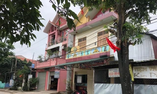 Cơ ngơi của ông Th. và bà A.