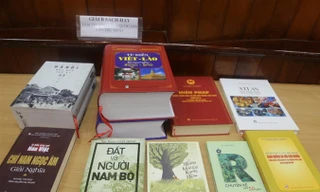 Vẫn cứ lo sách trao giải xong lại cho vào kho.