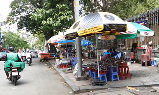 Liều thuốc nào cho 'căn bệnh' lấn chiếm vỉa hè ở Sài Gòn?