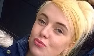 Cô gái Khloye Johns.