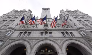 Mặt tiền khách sạn quốc tế Trump tại Washington D.C. Ảnh: AP