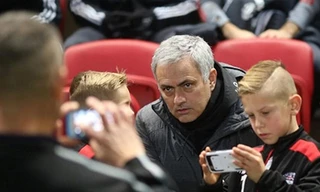 HLV Mourinho đối mặt với làn sóng đòi sa thải từ phía CĐV. Ảnh: GETTYIMAGES.