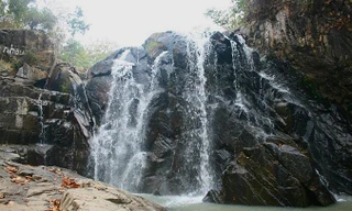 Thác trên Suối Đá, A yun Pa, Gia Lai.