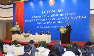 Phó Thủ tướng Chính phủ Nguyễn Xuân Phúc dự và phát biểu chỉ đạo lễ công bố Kế hoạch của Chính phủ về việc tổ chức lấy ý kiến nhân dân đối với Dự thảo Bộ luật Dân sự (BLDS) sửa đổi. Ảnh: VGP