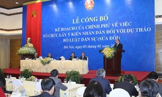 Phó Thủ tướng Chính phủ Nguyễn Xuân Phúc dự và phát biểu chỉ đạo lễ công bố Kế hoạch của Chính phủ về việc tổ chức lấy ý kiến nhân dân đối với Dự thảo Bộ luật Dân sự (BLDS) sửa đổi. Ảnh: VGP