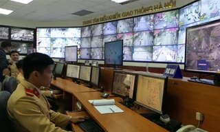 Hệ thống camera giám sát giao thông và xử phạt nguội tại Hà Nội. ẢNH: H.M.