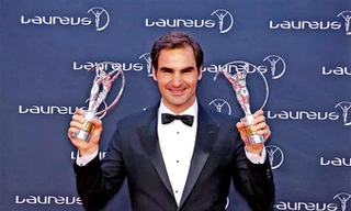 Federer thể hiện phong độ cao ở tuổi 36.