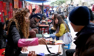 Một góc phố ông Đồ ngày Tết. Ảnh: Phạm Thanh