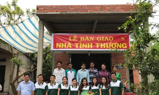 Vietcombank trao nhà tình thương tại Bến Tre