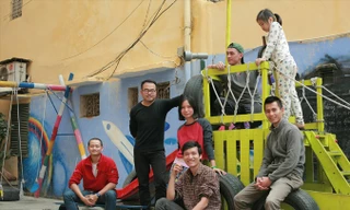 Nhóm Think Playground và sản phẩm. Ảnh: NVCC.