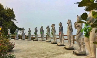 Vườn tượng 12 con giáp tại Đồ Sơn. Ảnh: Anh Tuấn.