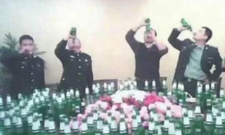 Một cuộc “đấu tửu” trong doanh trại quân đội.