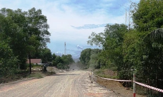 Quốc lộ 49B nâng cấp mở rộng trong một thời gian nhưng lại “quên” công tác TĐC cho dân bị ảnh hưởng.