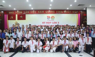Đại biểu HĐTE chụp ảnh lưu niệm tại kỳ họp.
