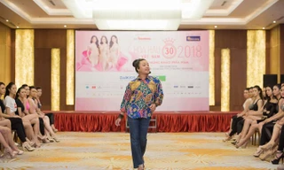 Dàn dựng catwalk Crazy Nhóc trong buổi tập đầu tiên với các thí sinh Chung khảo phía Nam.