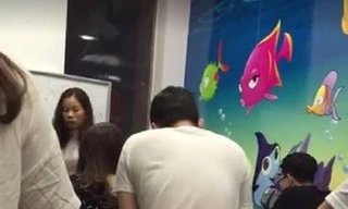 Sống như bị quay clip