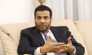Đại sứ Qatar Abdulla Ibrahim Abdulrahman Al-Hamar trả lời phỏng vấn Tiền Phong ngày 17/12. Ảnh: Như Ý
