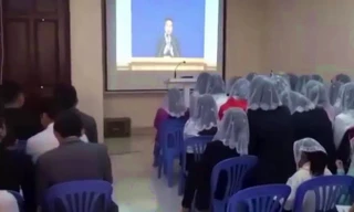 Hội Thánh Đức Chúa Trời trong một buổi hành lễ.